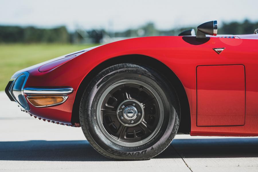 Колеса Toyota 2000GT (MF10) 1967 года  (фото 17 из 35)